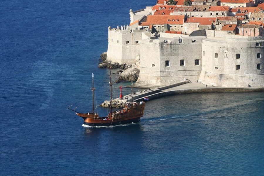 From Split: Dubrovnik Day Trip incl. Stop in Ston - Ston, The Oyster Town With Serious Walls