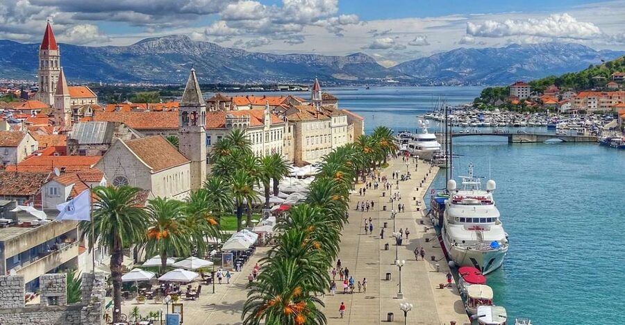 From Split: Half-Day Tour of Trogir Old Town in Small Group - Your guided walk in Trogir: how the city-museum approach pays off