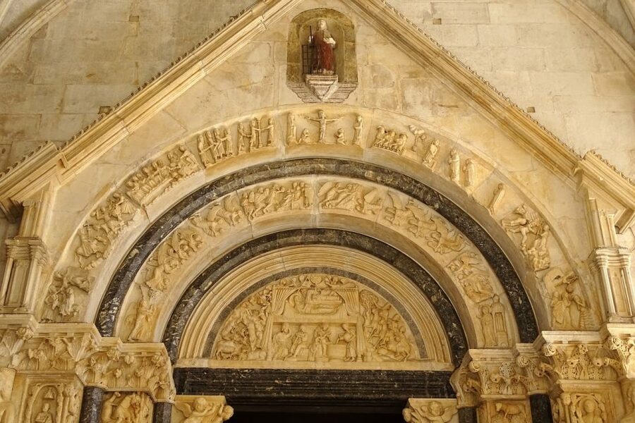 From Split: Half-Day Tour of Trogir Old Town in Small Group - The ride to Trogir: 45 minutes, air-conditioning, and useful conversation