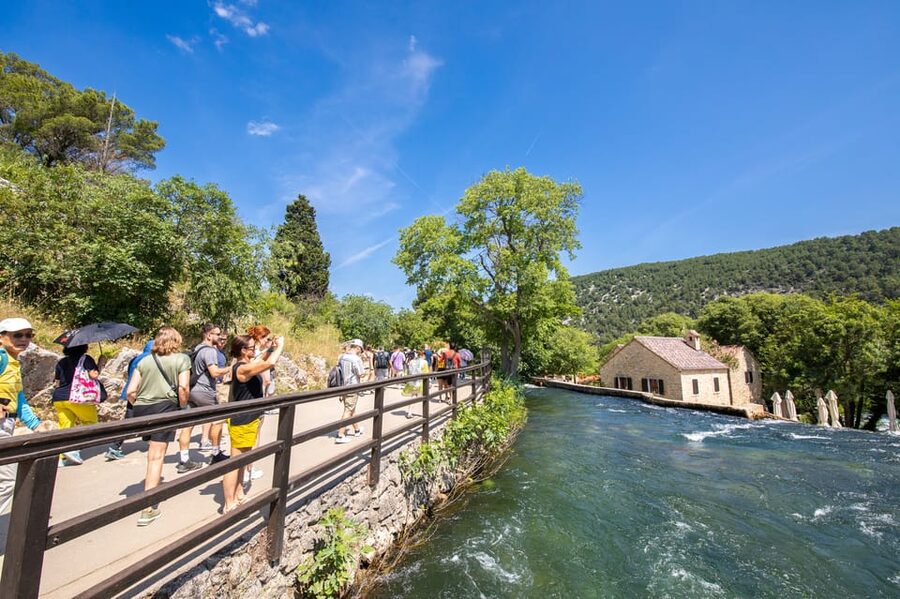 From Split: Krka Waterfalls day tour & wine tasting - Skradin and the wine tasting with olive oil and cheese