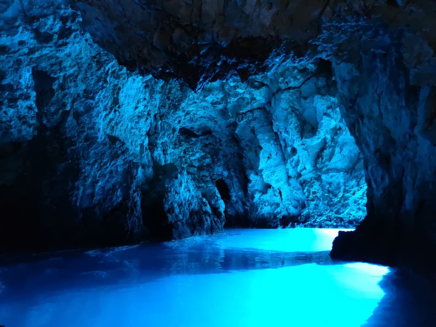 From Split: Luxury Cabin Boat Tour to The Blue Cave and Hvar - Vis and Komiza Breakfast Time, a Calm Stop Between Big Sights
