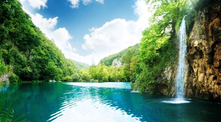 From Split: Plitvice Lakes Full-Day Trip - Weather and what to pack for a cooler north
