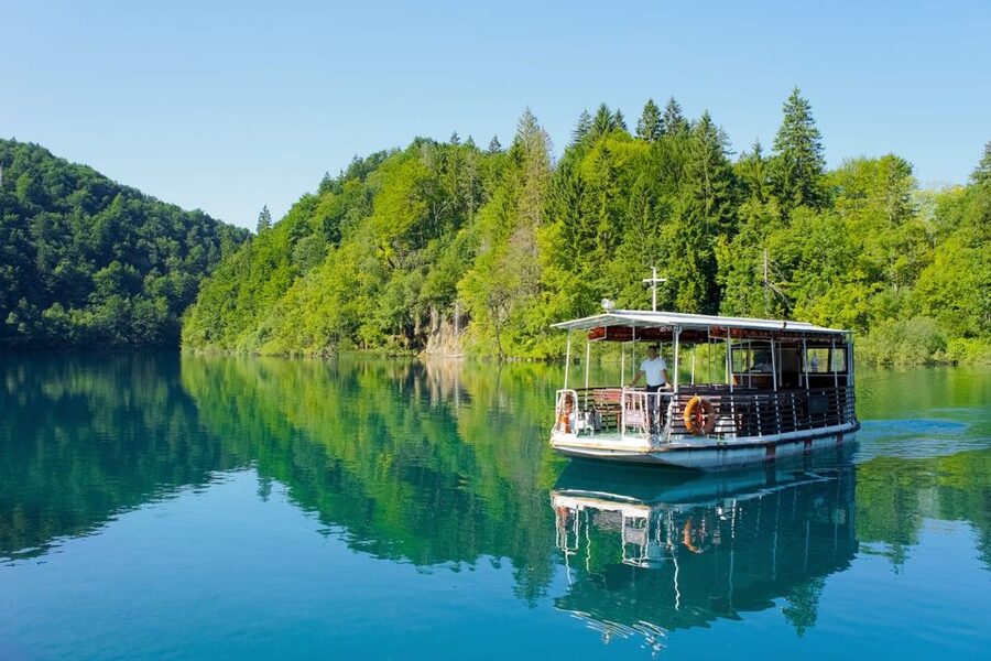 From Split: Plitvice Lakes Fully-Guided Day Tour - The best kind of breaks: local cafés, snacks, and where lunch fits