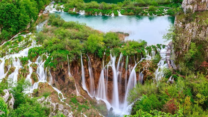 From Split: Plitvice Lakes Guided tour - Upper Lakes hike to Gornja Jezera: the main leg of the day