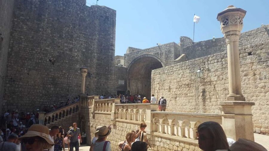 From Split/Trogir: Dubrovnik Guided Tour with a Stop in Ston - What the Deak Wines rest stop adds on the way back