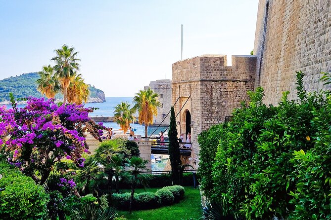 From Split/Trogir Small group tour to Dubrovnik with stop in Ston - Dubrovnik Old Town Walk: Getting Oriented on Stradun and Inside the Walled City