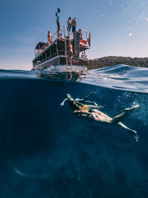 From Trogir: Blue Lagoon & Šolta Cruise with Lunch & Drinks - The 30-minute cruise to Šolta, then Maslinica’s 1.5-hour pause