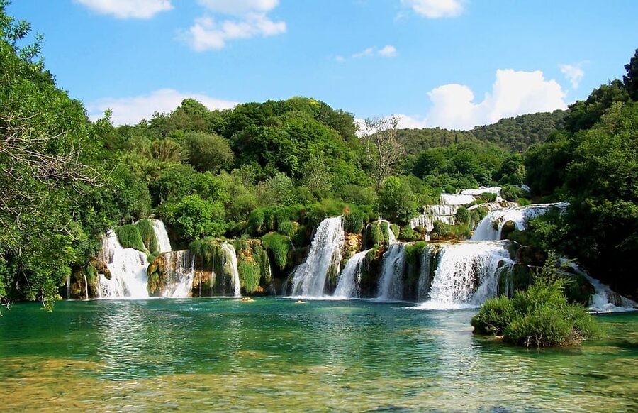 From Trogir, Seget & Okrug: Krka Waterfalls Gastro Tour - Who this tour suits best