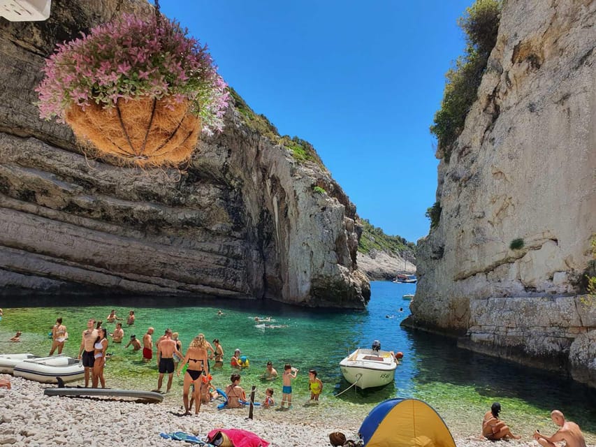 From Vis: Speedboat tour - Vis, Biševo & Blue Cave (shared) - The Parja Bay Tunnel Stop: First Views Before the Caves