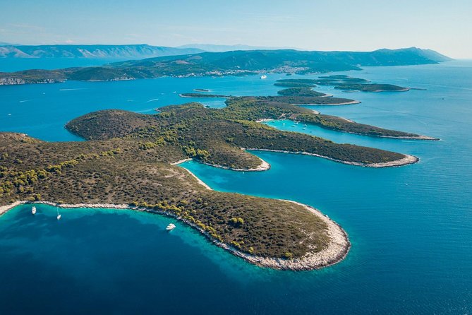 Full-Day Private Hvar, Brac and Pakleni Islands Boat Tour from Split - Milna coffee on Brac: the calm start that sets the tone