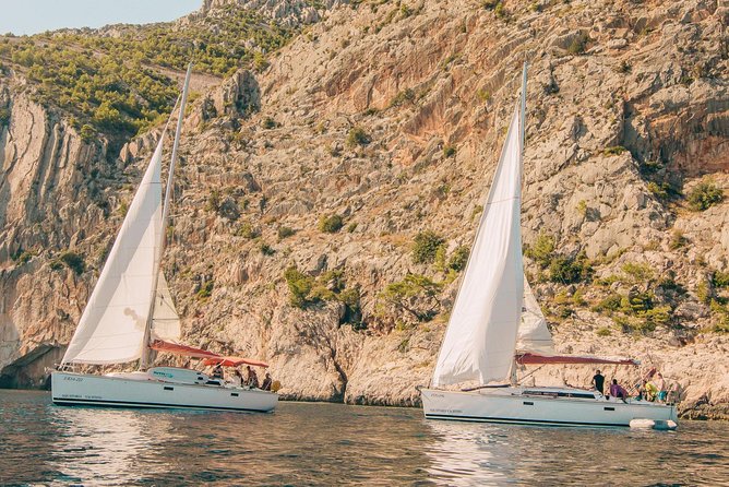 Half Day Sailing on a comfort yacht around Hvar and Pakleni islands- small group - What’s included, and what you should bring