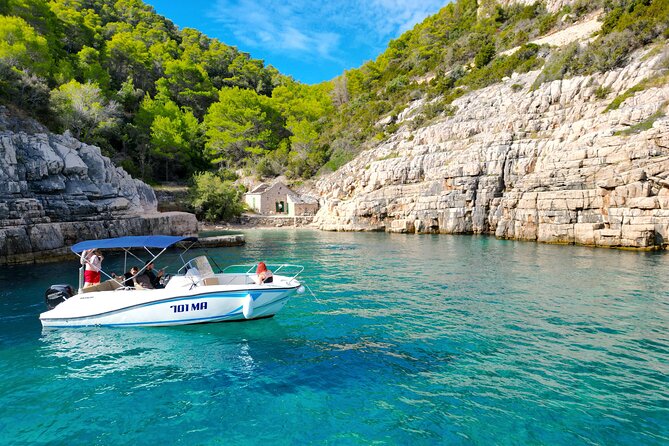 Half-day Speedboat Tour: Explore Hidden Gems of Hvar Island - Stop 4: Zečevo islet and the Zečevo beach bar, unpopulated shore time