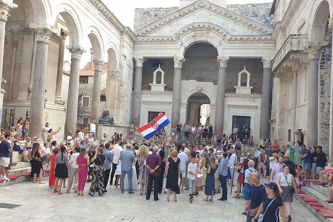 History Split Walking Tour in French -Small group - Riva Harbor and Fruit’s Square: Roman to Venetian to Croatian