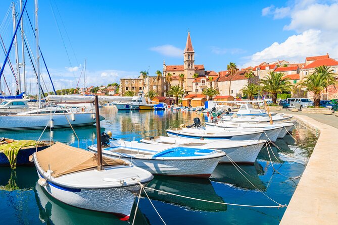 HVAR & 4 Islands PRIVATE BOAT TOUR - Milna on Brač: a natural harbor and Venetian flavor