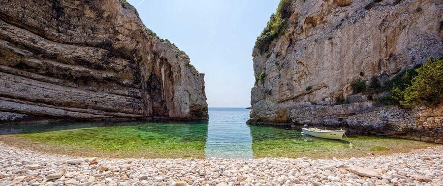 Hvar:Blue & Grenn Cave and Vis Island Private Speedboat Tour - From Hvar Port to Your Own Speedboat Rhythm