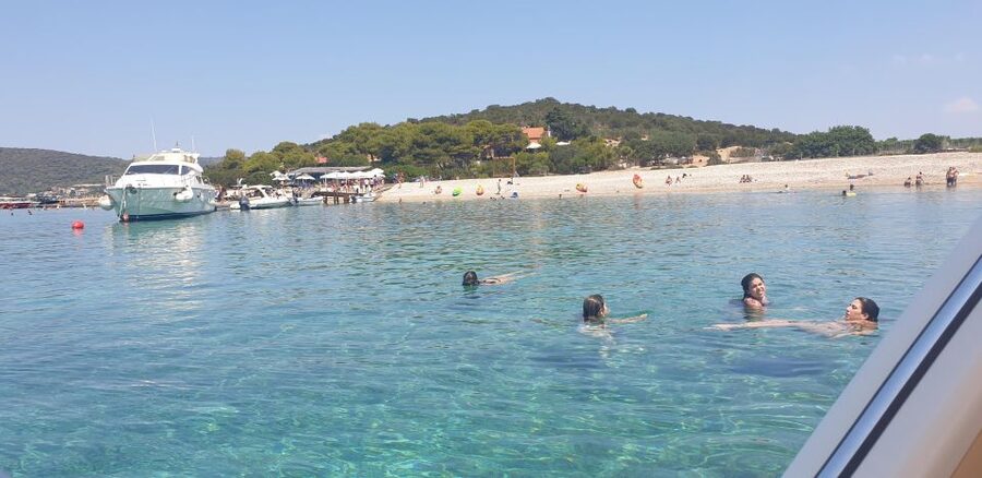 Hvar:Blue & Grenn Cave and Vis Island Private Speedboat Tour - Ravnik and the Green Cave: Swim In, or Go Inside by Boat