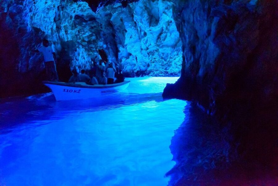 Hvar:Blue & Grenn Cave and Vis Island Private Speedboat Tour - Lunch on Vis: Sea Views and Local Cuisine (What You Should Plan for)