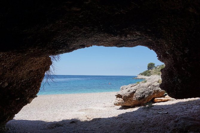 Hvar Pakleni islands and Secrets of Brac and Solta private tour - Captains and communication that shape the day