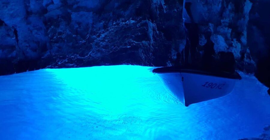 Hvar: Private Blue Cave and Vis Speedboat Tour - Blue Cave entry: where the day gets its wow-factor