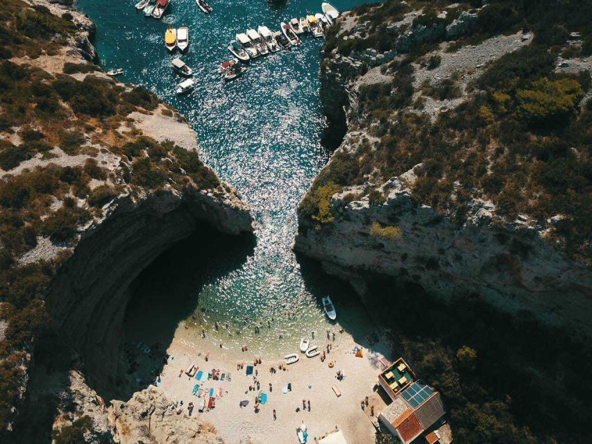 Hvar: Private Blue Cave and Vis Speedboat Tour - The Pakleni Islands finale: finishing strong with island-hopping