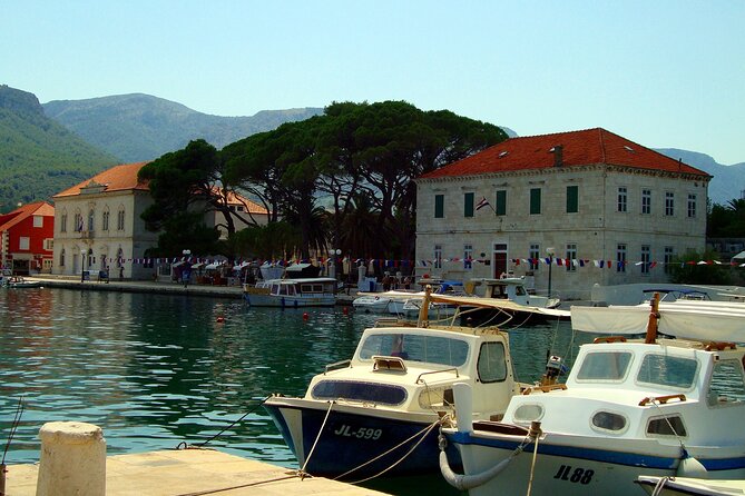Hvar Private Walking Tour With A Professional Guide - Hvar’s old town, explained like a timeline you can walk through