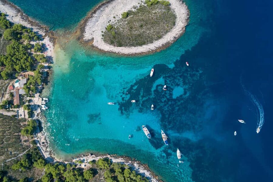 Hvar: Sunset and Pakleni Islands with a Speed Boat - The pass by islands: Jerolim, Galesnik, and Carpe Diem Bar from the sea