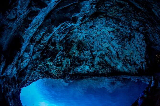 Luxury Blue Cave & 5 Islands Tour from Split - Getting moving early: Riva Harbor logistics and the speedboat reality