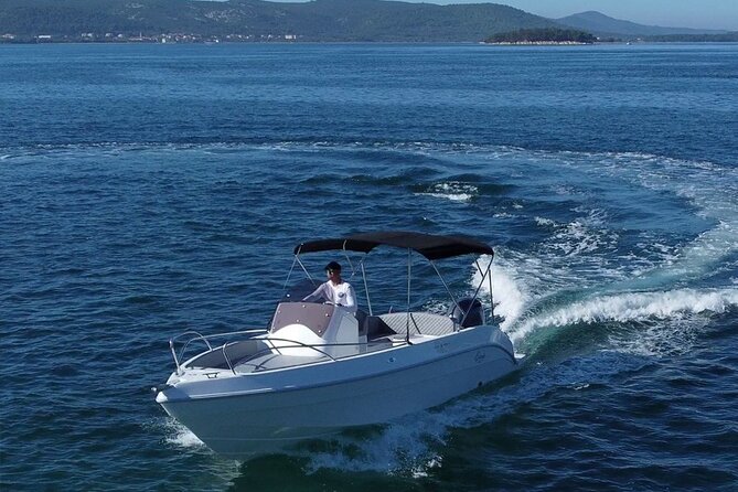 Magic Private Boat Tour from Split - Getting on the boat: meeting at Trg Franje Tuđmana