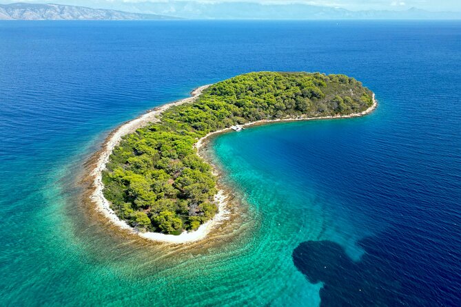 Makarska: 3-Island Speedboat Tour with Cave and Blue Lagoon - Mala Stiniva Bay Cliff Jumping and Snorkel Time