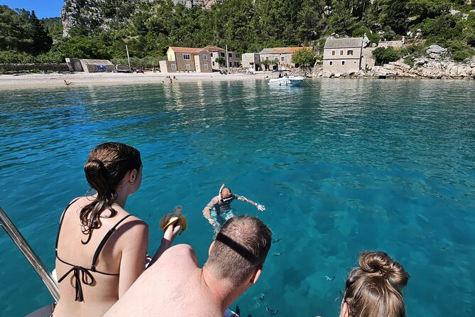 Makarska: 3 Island Speedboat Tour with Little Blue Cave & Lagoon - Stop 1: Pokrivenik Bay Swim and Snorkel Time