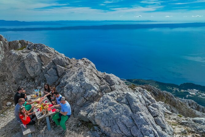 Makarska: Baggy Skywalk & Biokovo viewpoint Tour - Sinjal 1400 m: the 15-minute walk plus a real mountain break