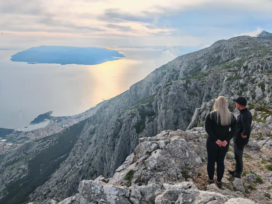 Makarska: Buggy Skywalk and Biokovo Tour - Sinjal peak: the short hike, the wide view, and the real picnic break