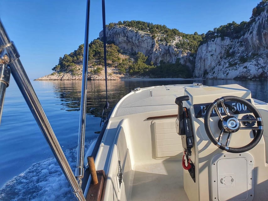 Makarska: Discover coastal area with Betina 500 - Renting a Betina 500 in Makarska, the real freedom move