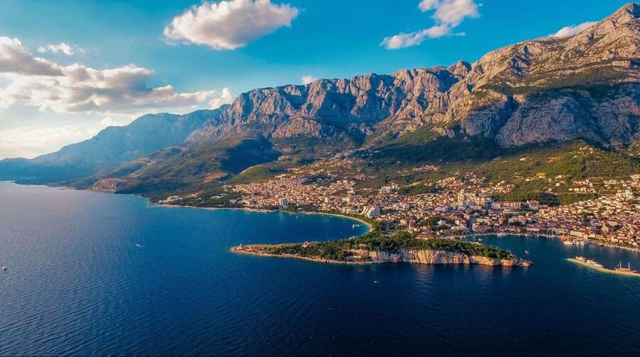 Makarska: Discover coastal area with Betina 500 - The Betina 500 setup, 10 HP Tohatsu and comfort that matters