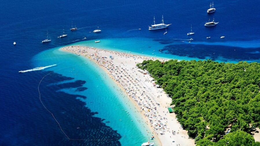 Makarska: Golden Horn, Bol, Hvar & Paklinski Islands Tour - Hvar City in 2.5 Hours: Fortica Views, Lunch Time, and Choosing Your Pace