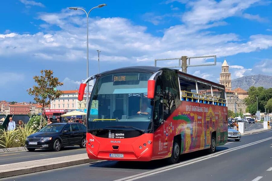Open Panoramic Bus Tour +Guided Walking Tour in 10 languages - Key reasons to book this bus plus palace walk