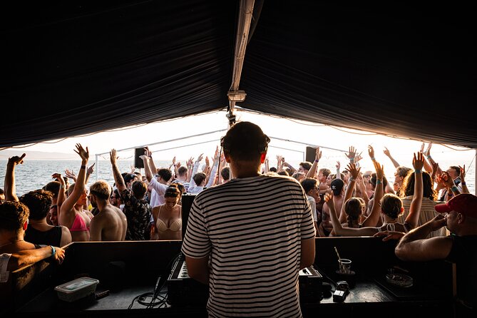 Out to Sea Split Boat Party w/ Blue Lagoon Swim, Dj & Afterparty - Onboard Hosts and the Small Extras That Make It Feel Easy