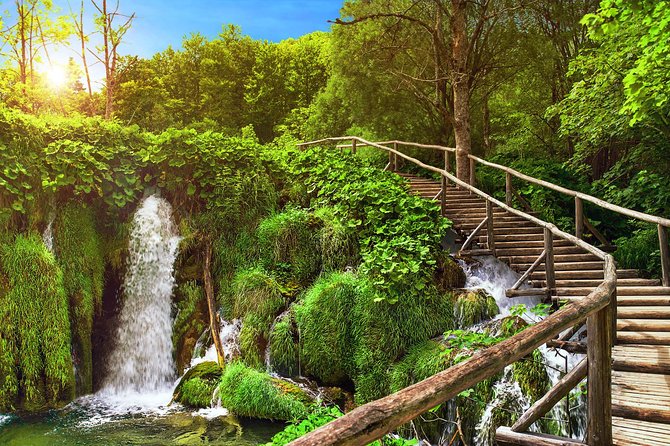 Plitvice Lakes Economy Group Tour from Split or Trogir - Guides and personalities: the difference between a good day and a great one