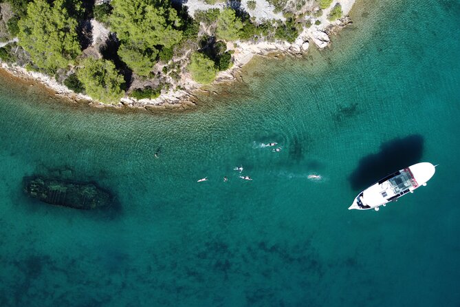 Podstrana and Jesenice, Boat trip to Brač and Šolta with lunch - Brac Island and Sutivan: Roman-settlement town time