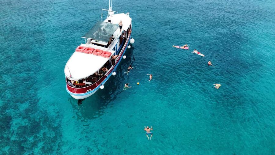 Podstrana: Full-Day Boat Trip to Brač and Shipwreck Kontesa - From Podstrana to Brač and Šolta: what this trip really is
