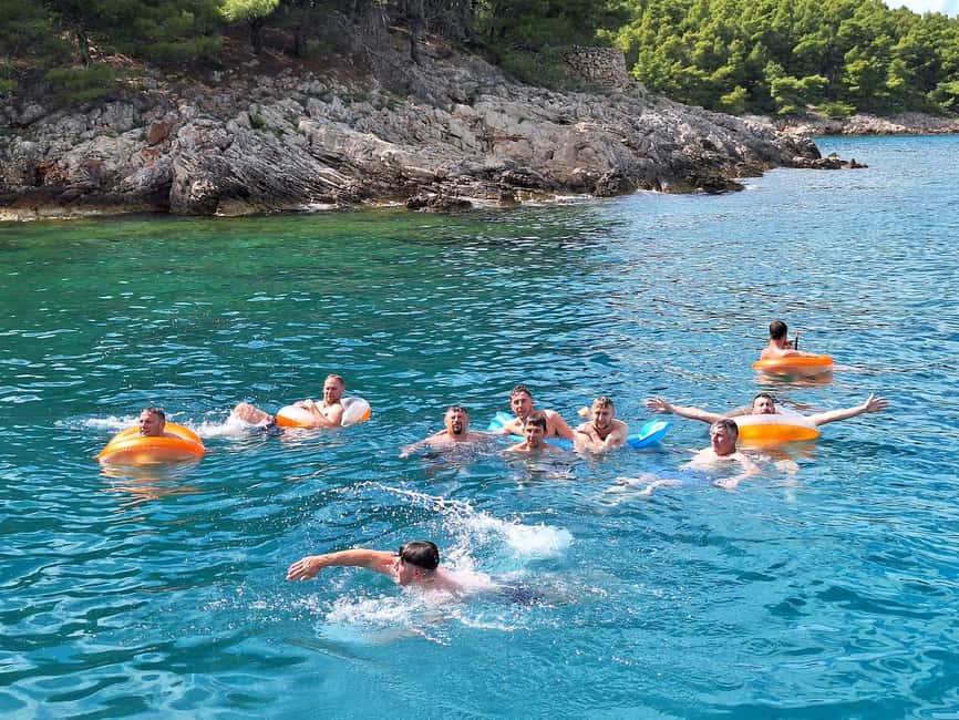 Podstrana: Full-Day Boat Trip to Brač and Shipwreck Kontesa - Shipwreck Kontesa: snorkeling without the hassle