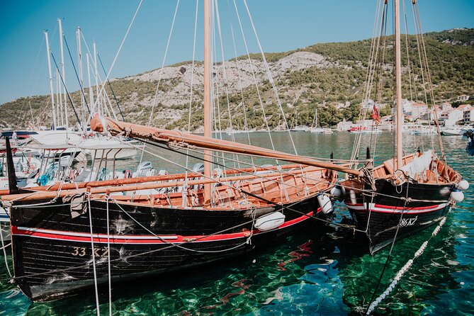 Private Blue cave, Mamma Mia and Hvar, 5 islands tour from Split - Boat comfort, wind, and choosing the right day to go