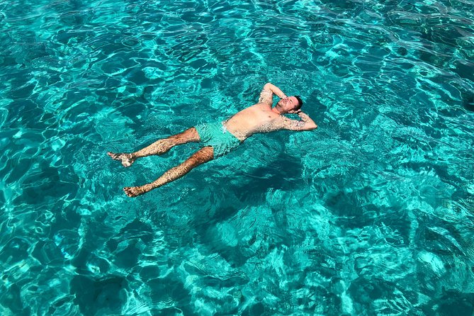 Private Blue Lagoon and island Solta speedboat tour - FULL DAY - Necujam snorkeling: 45 minutes for the shipping rack spot