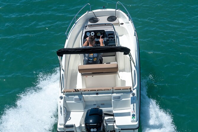 Private boat tour-custom itinerary from Split and Trogir - Lunch, Time Pressure, and Why “Late” Can Change the Whole Day