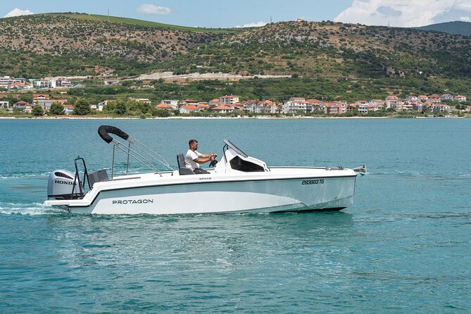 Private boat tour-custom itinerary from Split and Trogir - Entering Trogir With Only an Hour: The Sweet Spot for Old Town