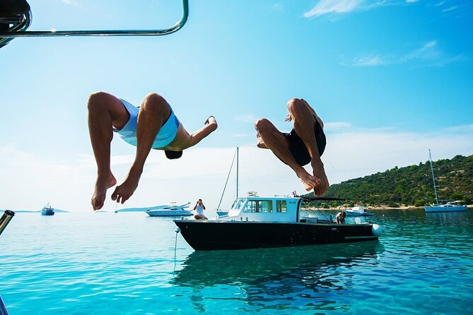 Private boat tour for small groups to Blue Lagoon and Solta Island - Nečujam Bay and the shipwreck: time for curiosity