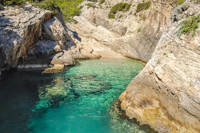 Private Boat Tour from Hvar - Blue and Green cave, Vis, and the Pakleni islands - Price and what you really get for a group of up to 9