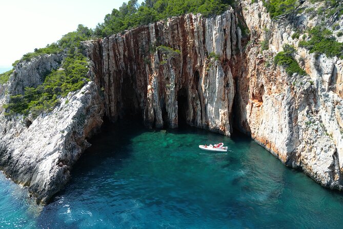 Private boat tour of Red rocks & Pakleni islands - Key things that make this Hvar boat day work so well