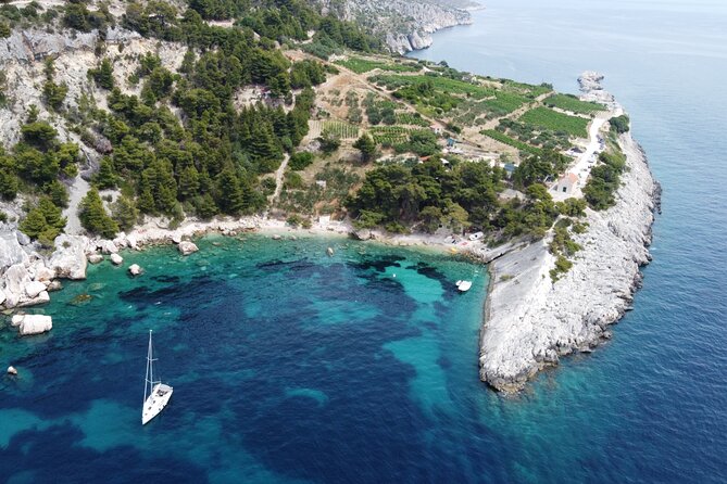 Private boat tour of Red rocks & Pakleni islands - Pakleni Islands: Palmižana, botanical paths, naturist beaches, and lounge time