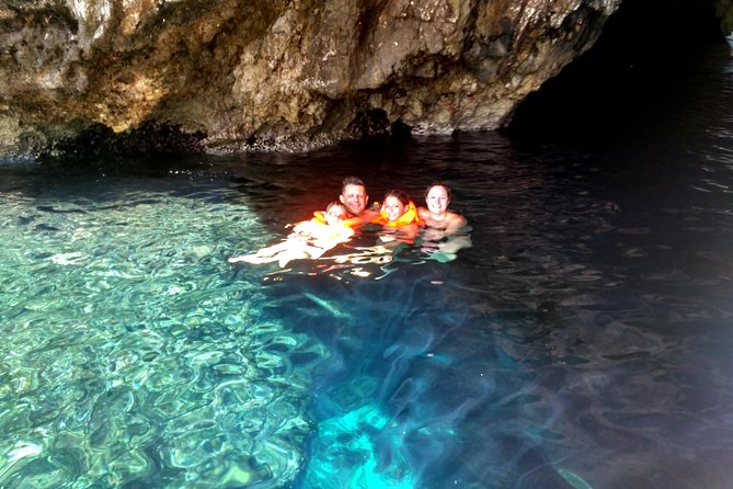 Private boat tour to Blue Lagoon & 4 Islands - The Skipper Matters: Ivan and the Crew Pace